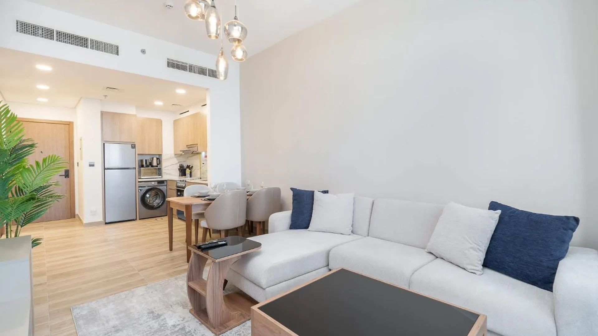 Stay In Studio City At Celia Residence Perfect For 2 Dubai 0*,